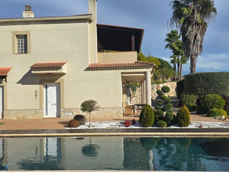 Detached Villa with Pool and Sea & Mountain Views in Pinares, Lloret de Mar
