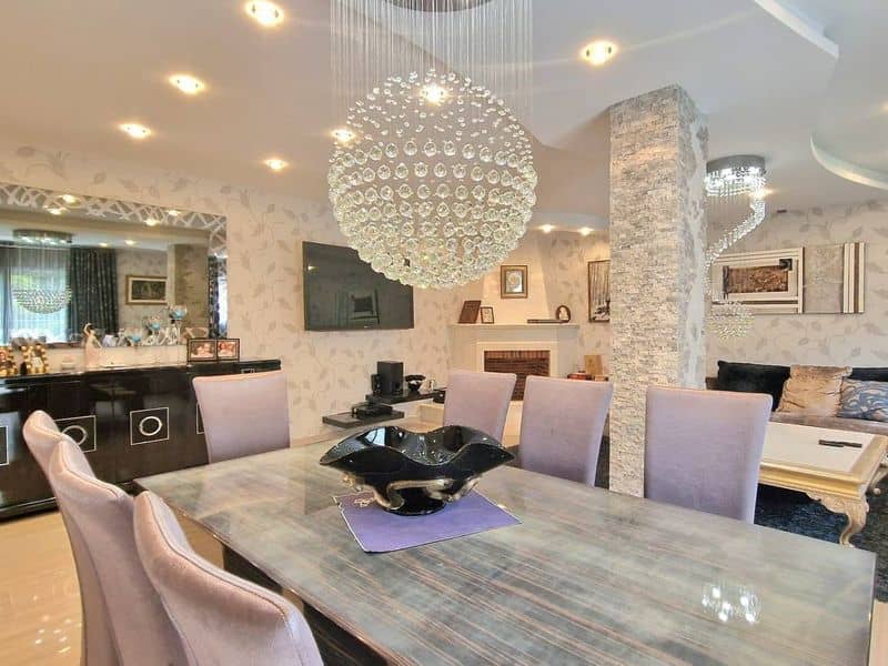 VILLA EXCLUSIVA CON PISCINA Y VISTAS AL MAR