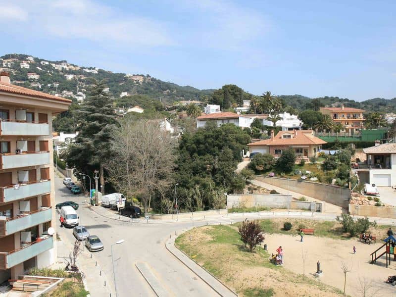 Modern Apartment with Pool and Parking in Lloret de Mar
