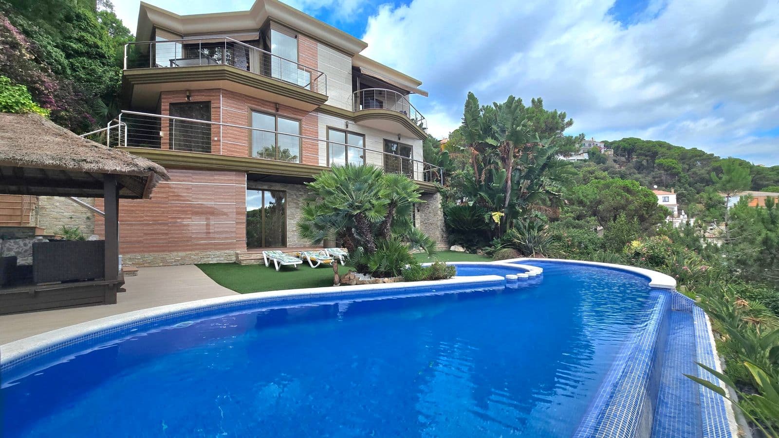 Villa with Panoramic Sea Views & Rental License – Costa Brava