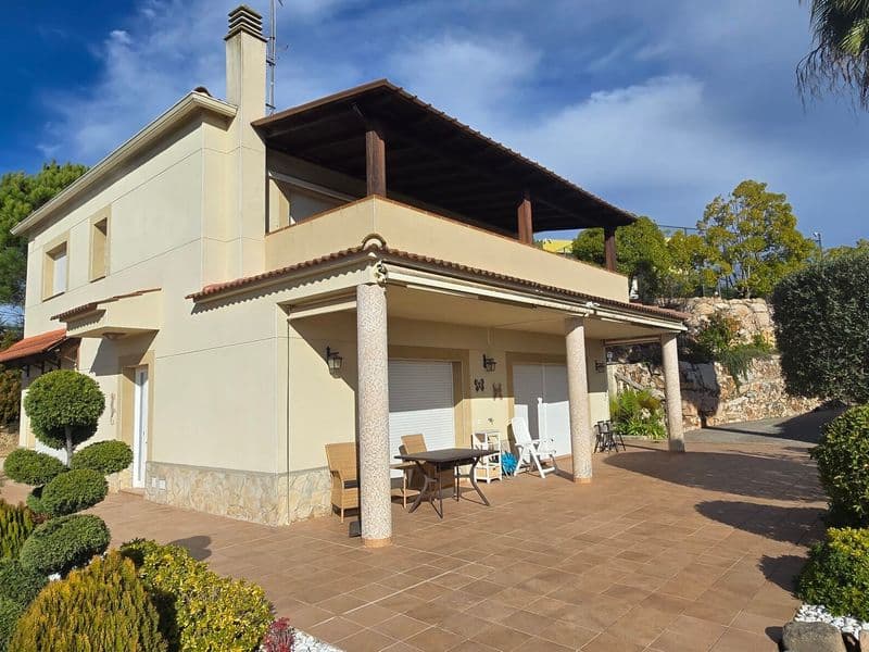 Detached Villa with Pool and Sea & Mountain Views in Pinares, Lloret de Mar