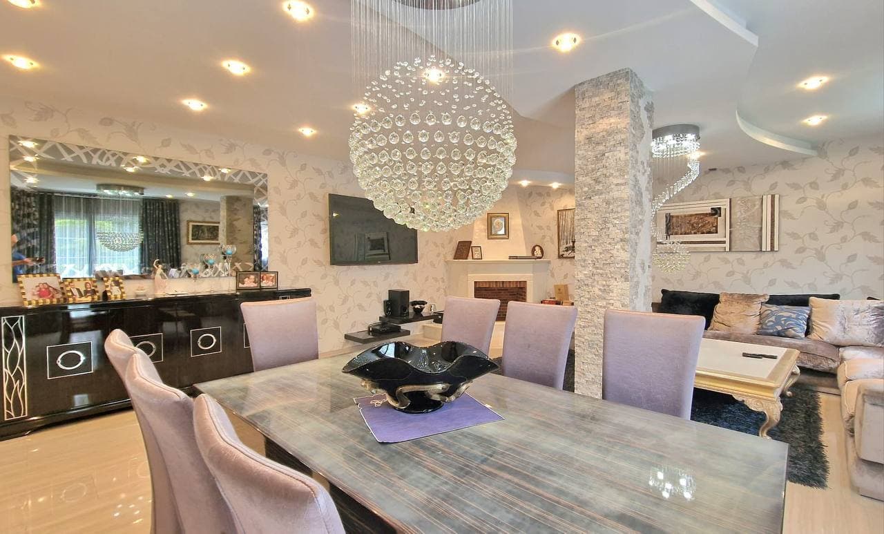 VILLA EXCLUSIVA CON PISCINA Y VISTAS AL MAR
