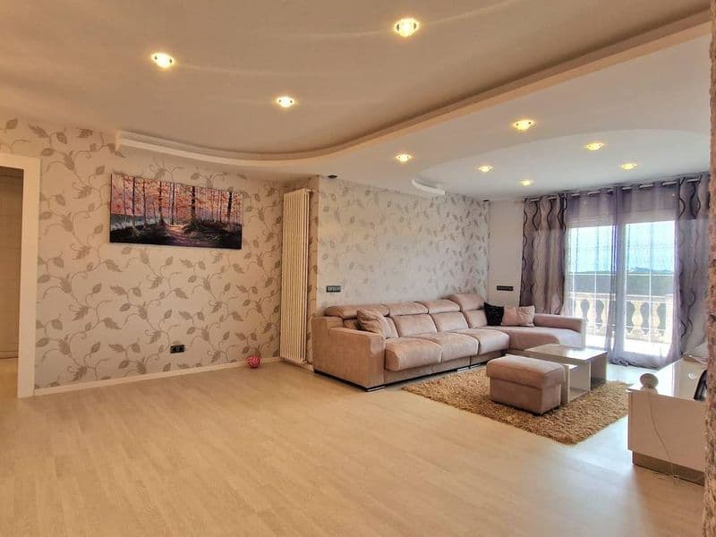 VILLA EXCLUSIVA CON PISCINA Y VISTAS AL MAR