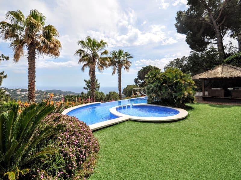 Villa with Panoramic Sea Views & Rental License – Costa Brava