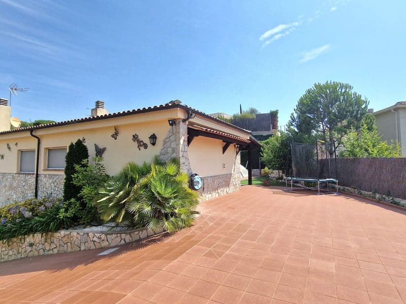 House for Sale in Pinares, Lloret de Mar – 3 Bedrooms